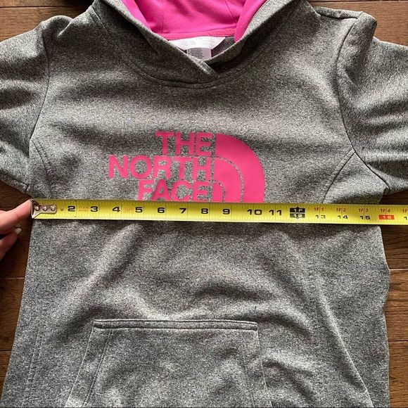 ✨50% OFF✨ The North Face Hoodie - Picture 10 of 11